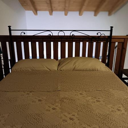 Oasi Del Garda 2 Apartment Monzambano Bagian luar foto